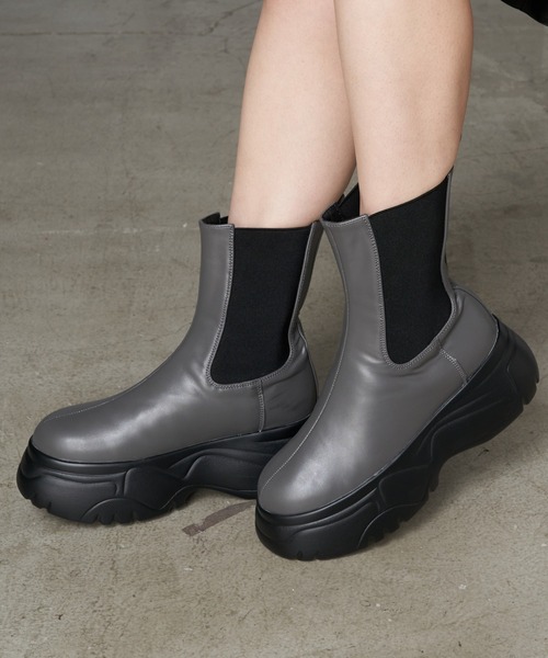 RAY CASSIN（レイカズン）の「サイドゴアブーツ（ブーツ・レディース・グレー/ブラック・M/XL/L）」の2枚目の写真