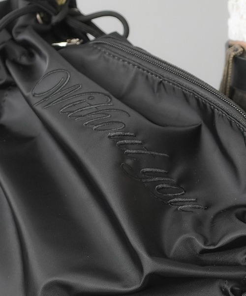 SPINNS（スピンズ）の「シャーリングナイロンショルダーバッグ バレエコア（ショルダーバッグ・レディース・レッド/ブラック・ONESIZE）」の5枚目の写真