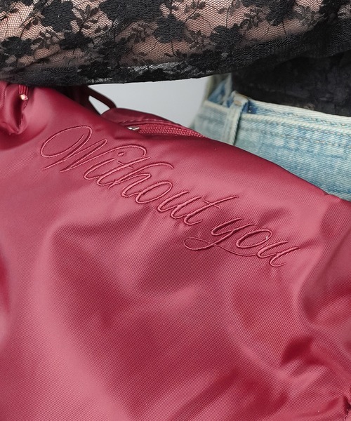 SPINNS（スピンズ）の「シャーリングナイロンショルダーバッグ バレエコア（ショルダーバッグ・レディース・レッド/ブラック・ONESIZE）」の7枚目の写真