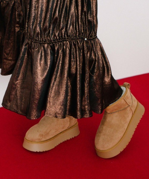 archives（アルシーヴ）の「ムートンブーツ（ブーツ・レディース・ベージュ/ブラック・MEDIUM/LARGE）」の2枚目の写真