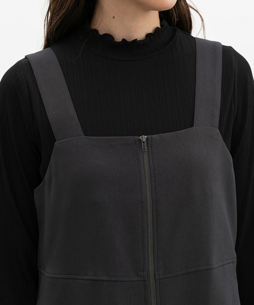 Honeys（ハニーズ）の「ジップ使いジャンスカ（ジャンパースカート・レディース・チャコール/ブラック/グレイッシュベージュ・S/M/L/LL）」の21枚目の写真