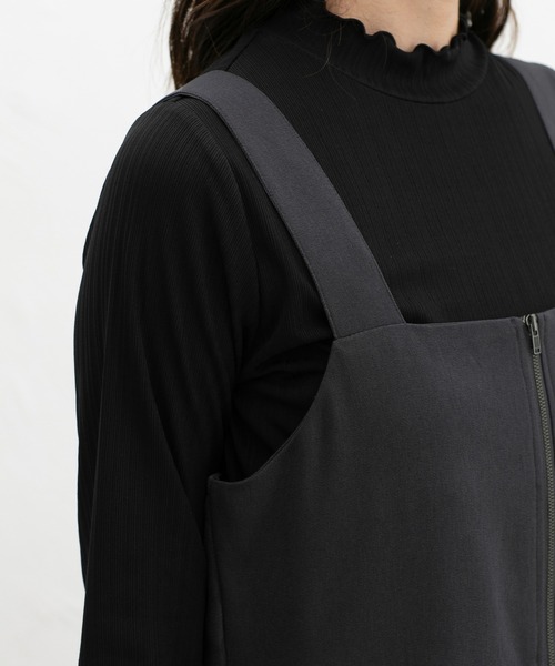 Honeys（ハニーズ）の「ジップ使いジャンスカ（ジャンパースカート・レディース・チャコール/ブラック/グレイッシュベージュ・S/M/L/LL）」の22枚目の写真