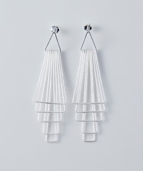 YArKA（ヤーカ）の「【YArKA/ヤーカ】surface processing 5parts layered earring(pierce)[ftdtf9] / 表面加工重ねパーツピアス（ピアス（両耳用）・レディース・ゴールド/その他1/シルバー・FREE）」の4枚目の写真