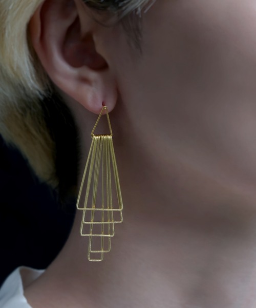 YArKA（ヤーカ）の「【YArKA/ヤーカ】surface processing 5parts layered earring(pierce)[ftdtf9] / 表面加工重ねパーツピアス（ピアス（両耳用）・レディース・ゴールド/その他1/シルバー・FREE）」の8枚目の写真
