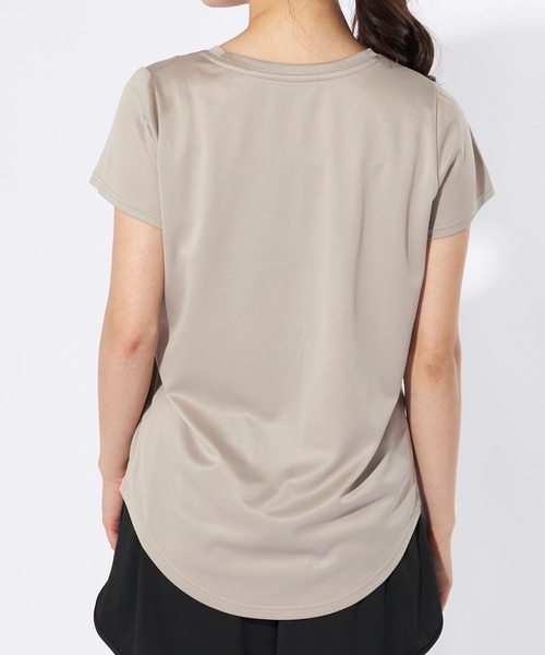 FILA（フィラ）の「マルチウェイ セットアップ 2点セット (ラッシュガード / フィットネスフェア)（ラッシュガード・レディース・ミント/ブラック/グレイッシュベージュ・MEDIUM/LARGE/X-LARGE/XX-LARGE）」の8枚目の写真