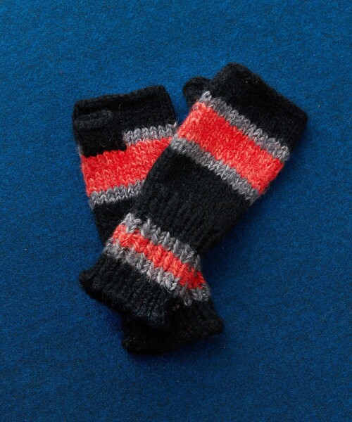FREAK'S STORE(フリークスストア)の「HAND KNIT LINE GLOVE(手袋・レディース・ネイビー/ブラック/サックスブルー・ONE SIZE)」の2枚目の写真