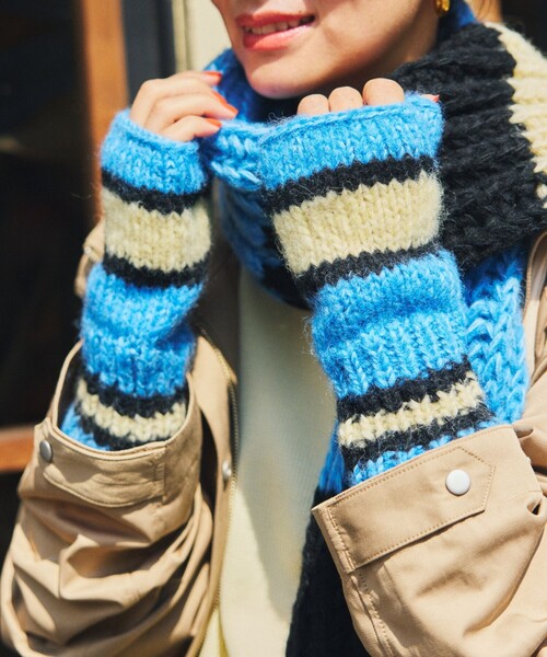 FREAK'S STORE(フリークスストア)の「HAND KNIT LINE GLOVE(手袋・レディース・ネイビー/ブラック/サックスブルー・ONE SIZE)」の12枚目の写真