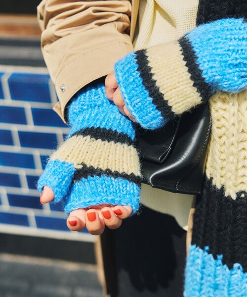 FREAK'S STORE(フリークスストア)の「HAND KNIT LINE GLOVE(手袋・レディース・ネイビー/ブラック/サックスブルー・ONE SIZE)」の15枚目の写真