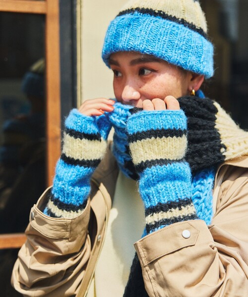 FREAK'S STORE(フリークスストア)の「HAND KNIT LINE GLOVE(手袋・レディース・ネイビー/ブラック/サックスブルー・ONE SIZE)」の16枚目の写真