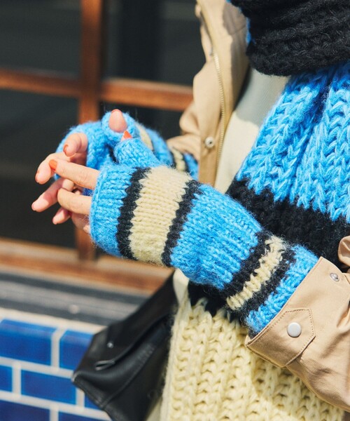 FREAK'S STORE(フリークスストア)の「HAND KNIT LINE GLOVE(手袋・レディース・ネイビー/ブラック/サックスブルー・ONE SIZE)」の18枚目の写真