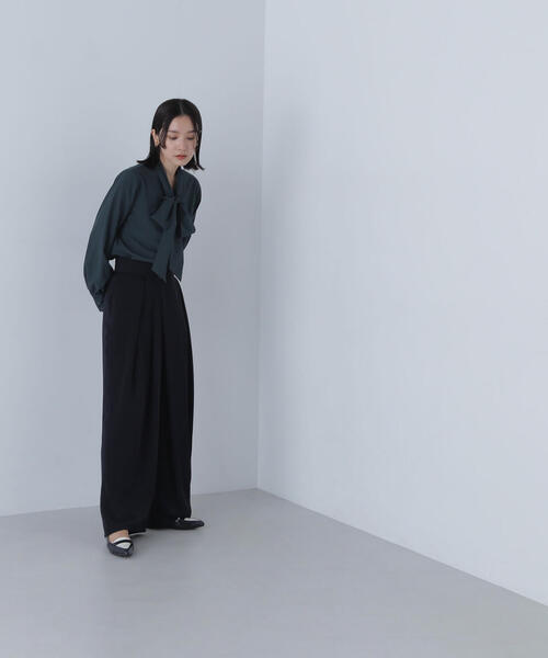 NATURAL BEAUTY BASIC（ナチュラルビューティーベーシック）の「◇アシメウエストタックパンツ（その他パンツ・レディース・ベージュ/ネイビー/ブルー・SMALL/MEDIUM）」の18枚目の写真