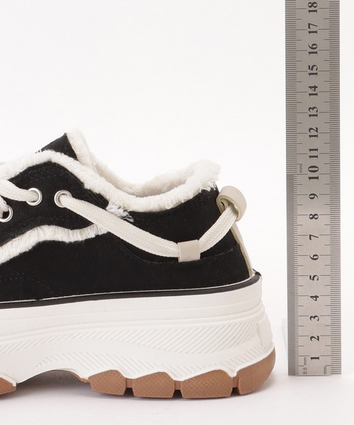 Lace Ladies(レースレディース)の「フリンジ ライン 厚底 レースアップ スニーカー(スニーカー・レディース・ホワイト/ブラック・23cm/23.5cm/24cm/24.5cm/25cm)」の17枚目の写真
