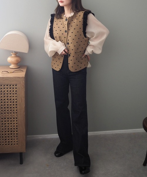 LAULEN（ローレン）の「ribbon pattern flare sleeve vest /リボンドットフリル袖ベスト（ベスト・レディース・ベージュ/ブラック・FREE）」の5枚目の写真
