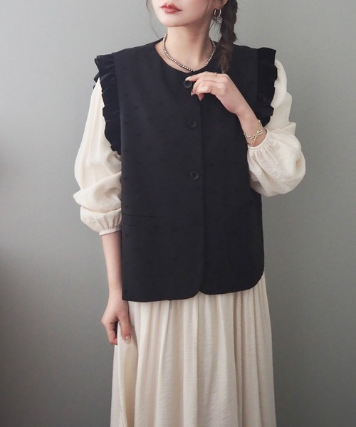LAULEN（ローレン）の「ribbon pattern flare sleeve vest /リボンドットフリル袖ベスト（ベスト・レディース・ベージュ/ブラック・FREE）」の6枚目の写真