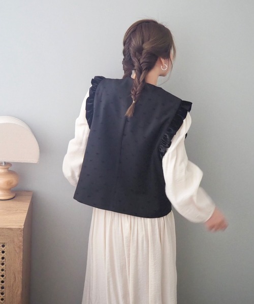 LAULEN（ローレン）の「ribbon pattern flare sleeve vest /リボンドットフリル袖ベスト（ベスト・レディース・ベージュ/ブラック・FREE）」の7枚目の写真