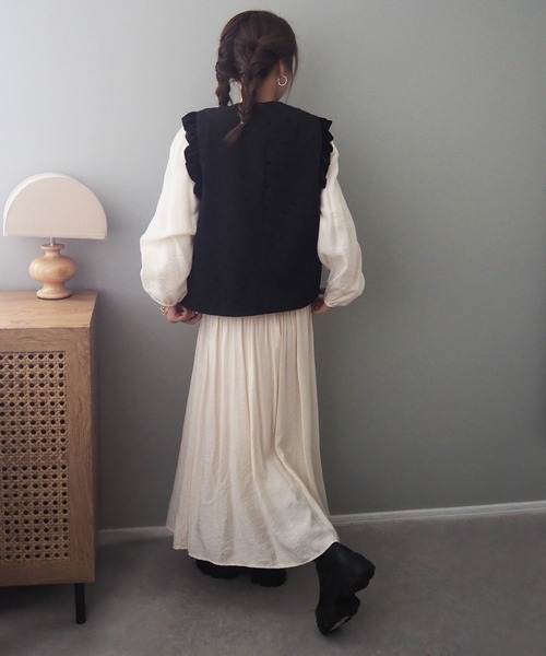 LAULEN（ローレン）の「ribbon pattern flare sleeve vest /リボンドットフリル袖ベスト（ベスト・レディース・ベージュ/ブラック・FREE）」の9枚目の写真