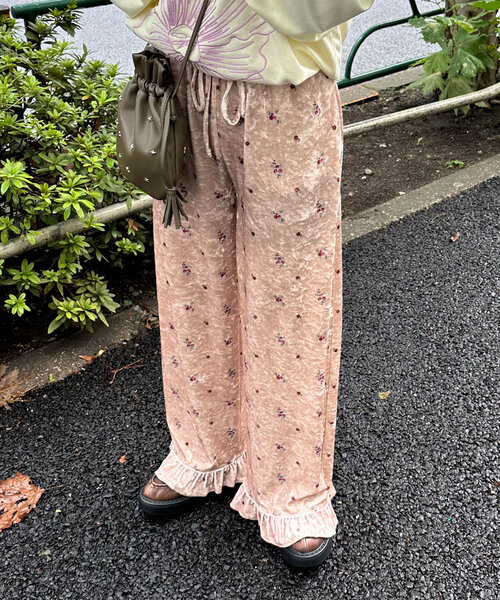 CIAOPANIC（チャオパニック）の「ベロアフラワーフリルパンツ（その他パンツ・レディース・ベージュ/カーキ/ブラック・MEDIUM/SMALL）」の14枚目の写真