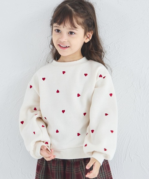 pairmanon(ペアマノン)の「【ぬくふわ】裏起毛 ハート アニマル 総柄 刺繍 トレーナー(スウェット・キッズ・アイボリー/ブラック/グレー/ブルー/ホワイト系その他/レッド系その他/ブラック系その他/ライトピンク・110/130/120/140/100/150/90)」の3枚目の写真