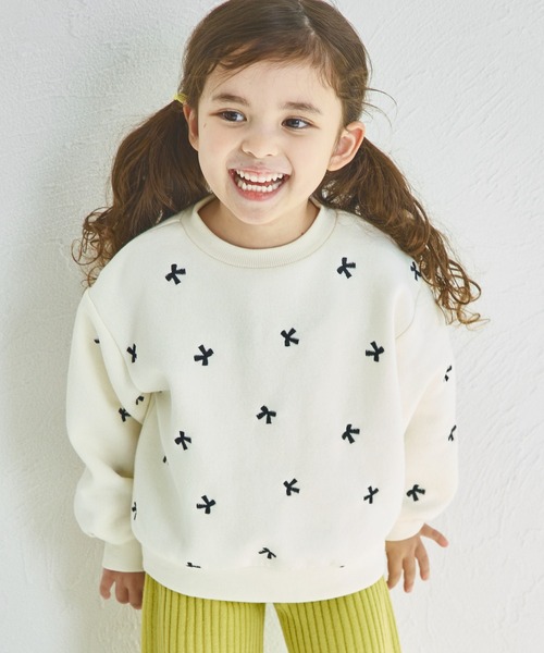 pairmanon(ペアマノン)の「【ぬくふわ】裏起毛 ハート アニマル 総柄 刺繍 トレーナー(スウェット・キッズ・アイボリー/ブラック/グレー/ブルー/ホワイト系その他/レッド系その他/ブラック系その他/ライトピンク・110/130/120/140/100/150/90)」の2枚目の写真