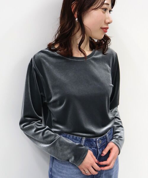 AMERICAN HOLIC(アメリカンホリック)の「ベロアクルーネックカットプルオーバー(Tシャツ/カットソー・レディース・グレイッシュベージュ/ピンク/ミント/チャコールグレー・M/L)」の2枚目の写真