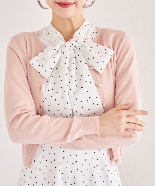 tocco closet（トッコ　クローゼット）の「パールフラワー釦ニットカーディガン（カーディガン/ボレロ・レディース・オフホワイト/グレイッシュブルー/レモンイエロー/ライトピンク・M）」の21枚目の写真