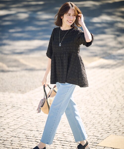ANY SIS(エニィスィス)の「【美Denimシリーズ】センタープレスセミフレア デニム(デニムパンツ・レディース・ホワイト系/スカイブルー系/ダルブルー系・4)」の4枚目の写真