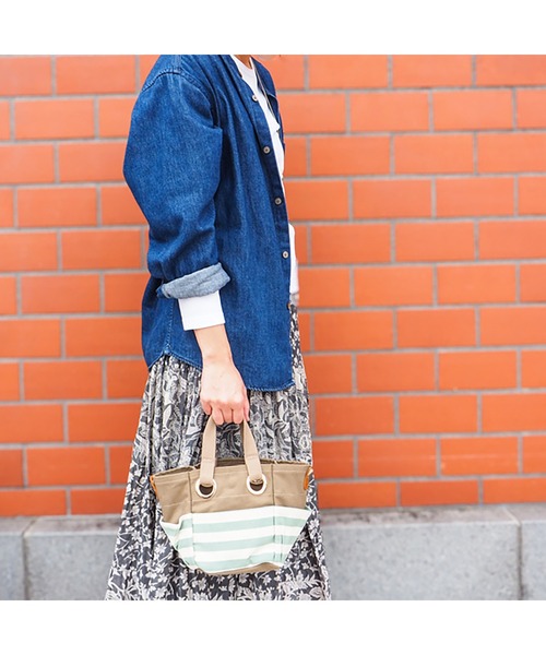 LES TOILES DU SOLEIL(レトワールデュソレイユ)の「bateau tote petit(バトートート プティ)(トートバッグ・レディース・ブラック系/グリーン系/ネイビー系・フリー)」の12枚目の写真