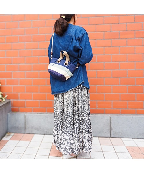 LES TOILES DU SOLEIL(レトワールデュソレイユ)の「bateau tote petit(バトートート プティ)(トートバッグ・レディース・ブラック系/グリーン系/ネイビー系・フリー)」の19枚目の写真