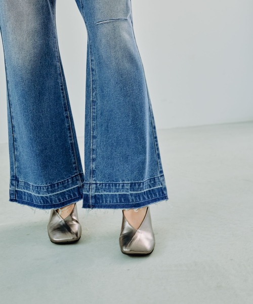 LEPSIM(レプシィム)の「フレアデニム 242519(デニムパンツ・レディース・ネイビー/ブルー/ブラック・MEDIUM/LARGE)」の22枚目の写真