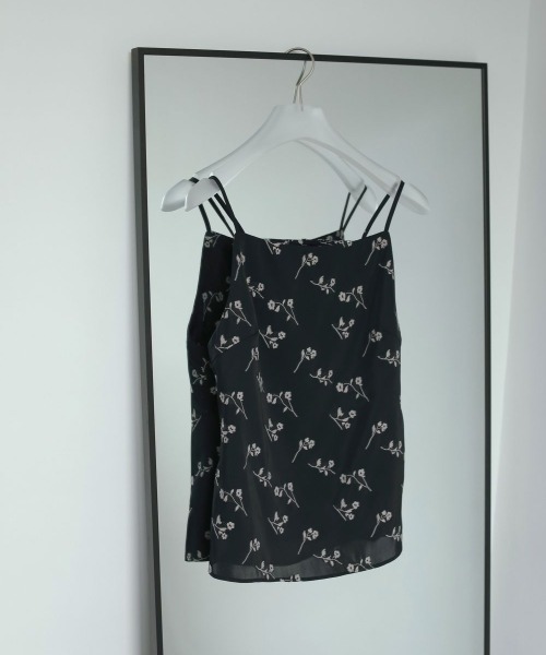 anuke（アンヌーク）の「anuke　Flower Jacquard Tops フラワージャガードトップス/62510430（キャミソール・レディース・ネイビー・ONE SIZE）」の6枚目の写真