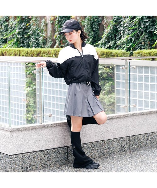 algy(アルジー)の「ロゴシシュウレッグカバー(レッグウォーマー・キッズ・ブラック/オフホワイト・FREE)」の18枚目の写真