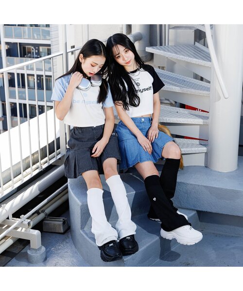 algy(アルジー)の「ロゴシシュウレッグカバー(レッグウォーマー・キッズ・ブラック/オフホワイト・FREE)」の13枚目の写真