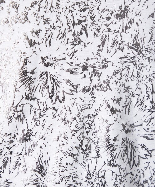 EPOCA UOMO(エポカウォモ)の「花柄箔プリントVネックカットソー(Tシャツ/カットソー・メンズ・ブラック/ホワイト・46/48)」の9枚目の写真