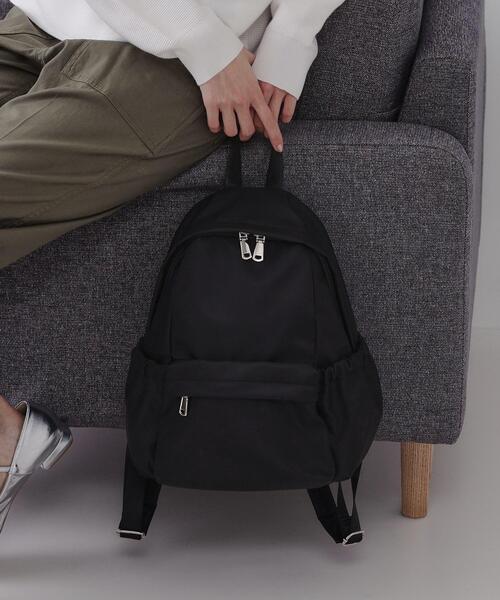 OPAQUE.CLIP（オペークドットクリップ）の「ナイロンコンパクトリュックサック（バックパック/リュック・レディース・ブラック/グレー・00）」の2枚目の写真