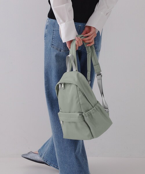 OPAQUE.CLIP（オペークドットクリップ）の「ナイロンコンパクトリュックサック（バックパック/リュック・レディース・ブラック/グレー・00）」の3枚目の写真