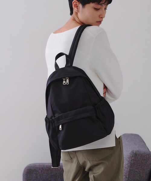 OPAQUE.CLIP（オペークドットクリップ）の「ナイロンコンパクトリュックサック（バックパック/リュック・レディース・ブラック/グレー・00）」の5枚目の写真