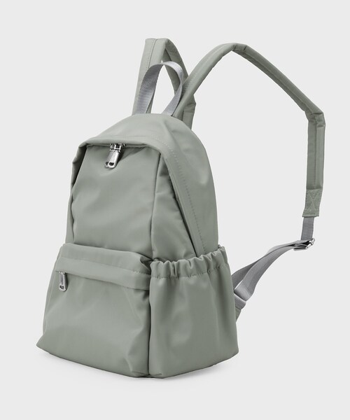 OPAQUE.CLIP（オペークドットクリップ）の「ナイロンコンパクトリュックサック（バックパック/リュック・レディース・ブラック/グレー・00）」の8枚目の写真