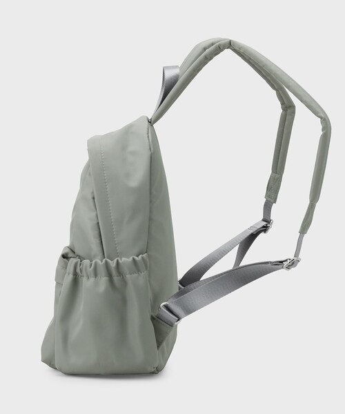 OPAQUE.CLIP（オペークドットクリップ）の「ナイロンコンパクトリュックサック（バックパック/リュック・レディース・ブラック/グレー・00）」の10枚目の写真