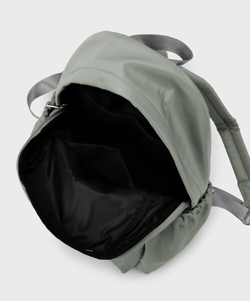 OPAQUE.CLIP（オペークドットクリップ）の「ナイロンコンパクトリュックサック（バックパック/リュック・レディース・ブラック/グレー・00）」の14枚目の写真