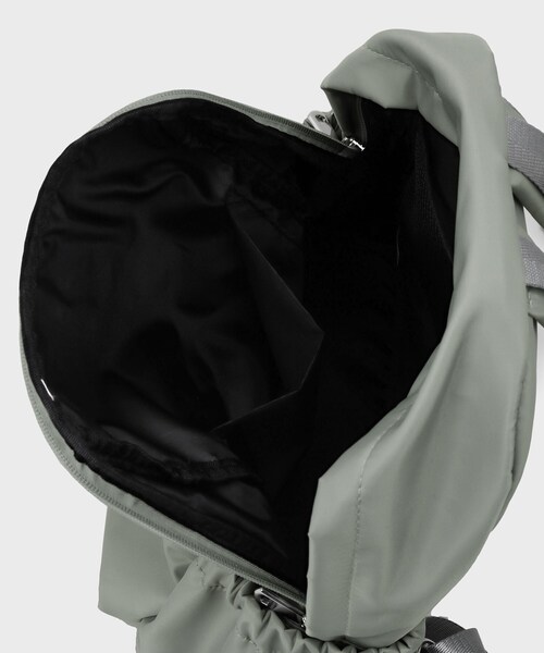 OPAQUE.CLIP（オペークドットクリップ）の「ナイロンコンパクトリュックサック（バックパック/リュック・レディース・ブラック/グレー・00）」の16枚目の写真