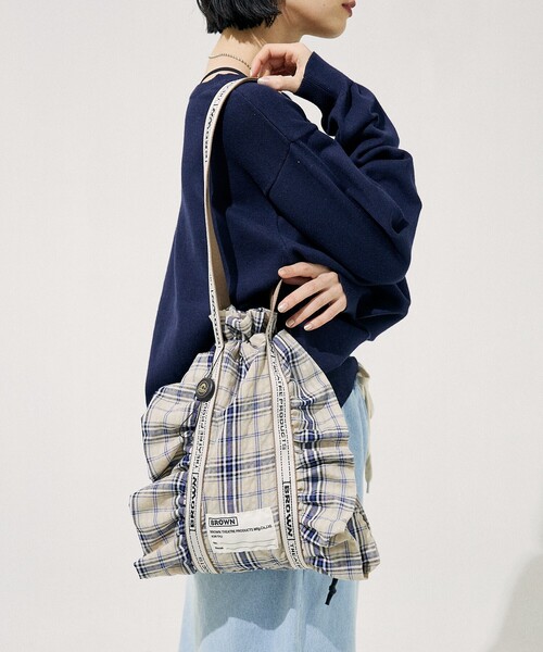 FREAK'S STORE（フリークスストア）の「BROWN THEATRE PRODUCTS/ブラウンシアタープロダクツ 別注 チェック柄フリルシューズバッグ（トートバッグ・レディース・ブラック/ピンク/ベージュ・ONE SIZE）」の4枚目の写真