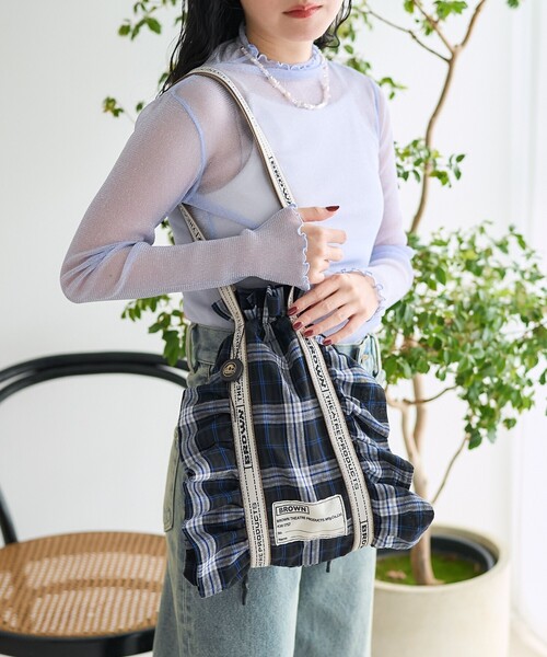 FREAK'S STORE（フリークスストア）の「BROWN THEATRE PRODUCTS/ブラウンシアタープロダクツ 別注 チェック柄フリルシューズバッグ（トートバッグ・レディース・ブラック/ピンク/ベージュ・ONE SIZE）」の7枚目の写真