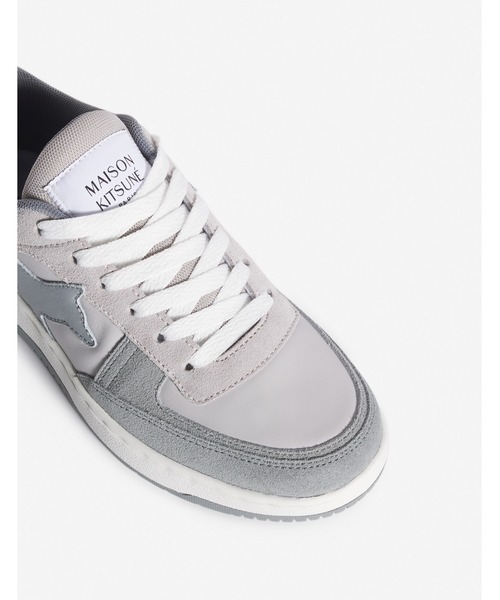 Maison Kitsune（メゾンキツネ）の「CHIRU TRAINERS（スニーカー・レディース・ライトグレー/ベージュ・38/39/36/37）」の7枚目の写真