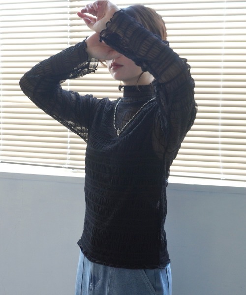 SELECT LEVERY(セレクトリベリー)の「スモッキングレースハイネックプルオーバー(Tシャツ/カットソー・レディース・ブラック/オフホワイト/ナチュラル・MEDIUM)」の15枚目の写真