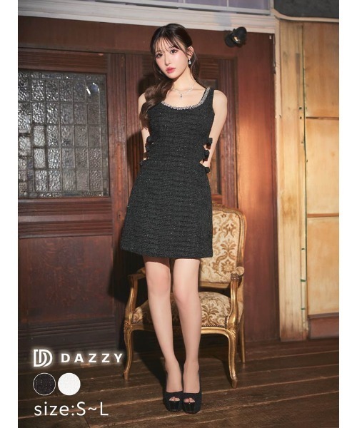 DAZZY(デイジー)の「【くびれ魅せで色っぽく】華やかなビジューとリボンが彩る!ツイードビジューネック ウエストカットリボン タイトミニドレス(ドレス・レディース・ブラック/ホワイト・S/L/M)」の5枚目の写真