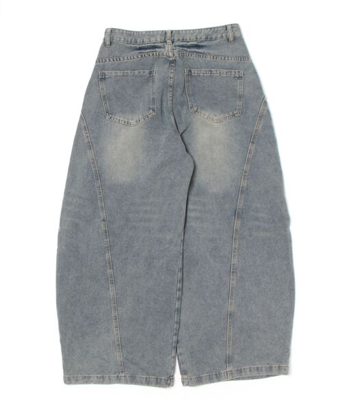 Sakka(サッカ)の「ワイドシルエット カーブデニムパンツ(デニムパンツ・レディース・ブルー・MEDIUM/LARGE/X-LARGE/SMALL)」の7枚目の写真
