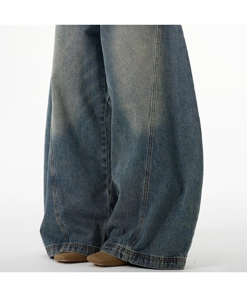 Sakka(サッカ)の「ワイドシルエット カーブデニムパンツ(デニムパンツ・レディース・ブルー・MEDIUM/LARGE/X-LARGE/SMALL)」の3枚目の写真