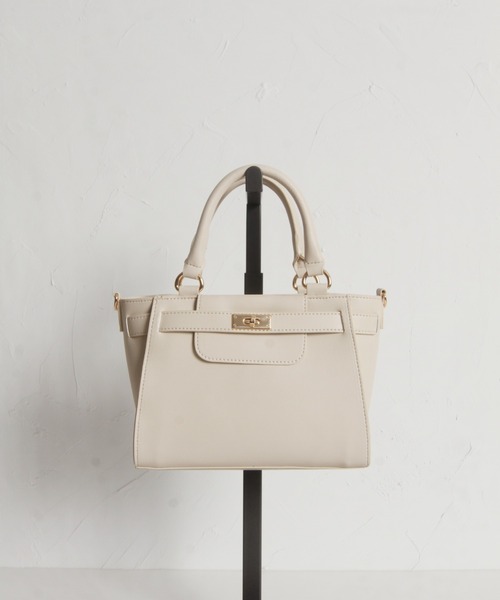 tocco closet(トッコ クローゼット)の「2WAYショルダー付きベルトデザインフェイクレザーバッグ(ショルダーバッグ・レディース・アイボリー/ブラック・FREE)」の13枚目の写真