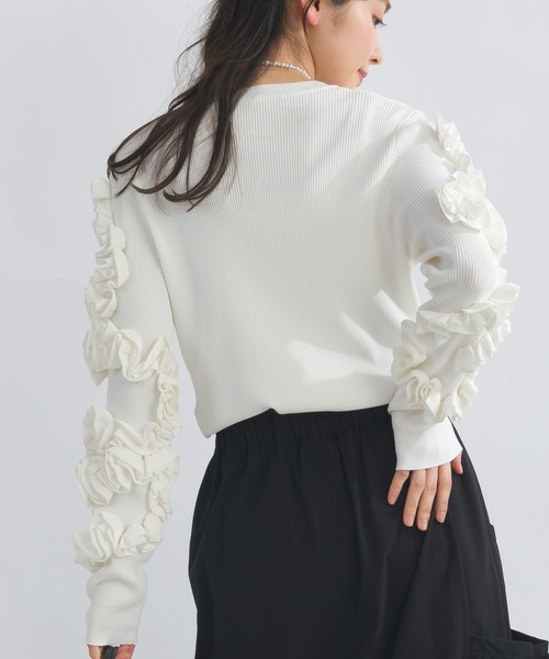 PICCIN PERLA（ピッチンペルラ）の「袖フリルリブニット（ニット/セーター・レディース・オフホワイト/ブラック/グレー・M）」の6枚目の写真