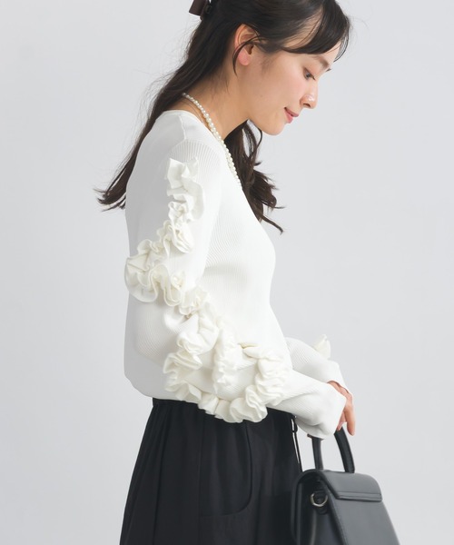 PICCIN PERLA（ピッチンペルラ）の「袖フリルリブニット（ニット/セーター・レディース・オフホワイト/ブラック/グレー・M）」の5枚目の写真